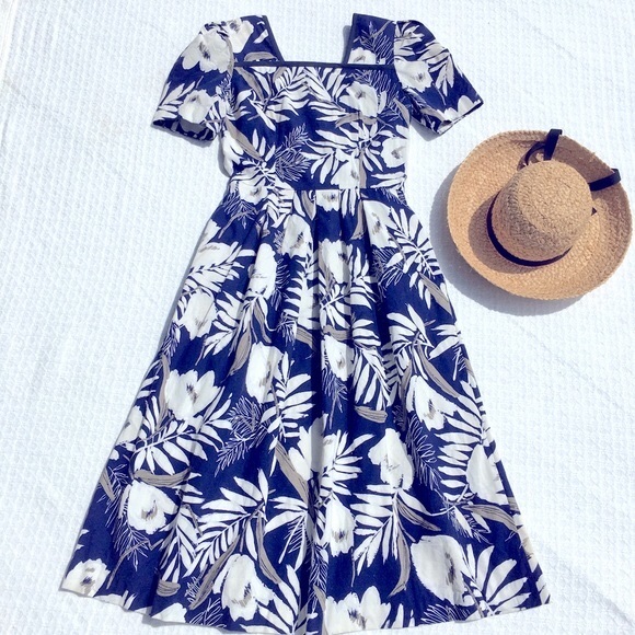 Lanz Originals Dresses & Skirts - VINTAGE LANZ FLORAL PUFF SLEEVE COTTAGE CORE DRESS